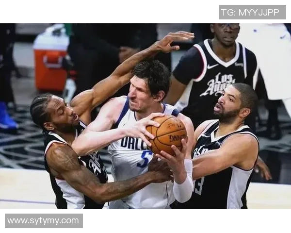 2015年11月12日快船对阵小牛全场精彩回放视频解析与赛后点评