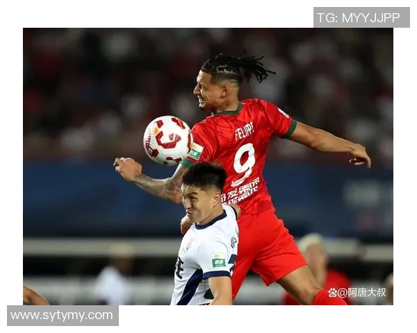 2014年中超经典对决上港与恒大激情碰撞引发的足球盛宴回顾