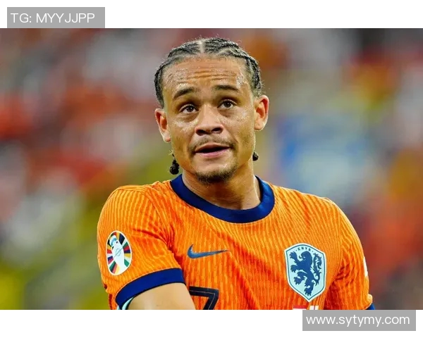 哈维西蒙斯:新生代足球明星的崛起与未来发展潜力分析 哈维西蒙斯:新生代足球明星的崛起与未来发展潜力分析