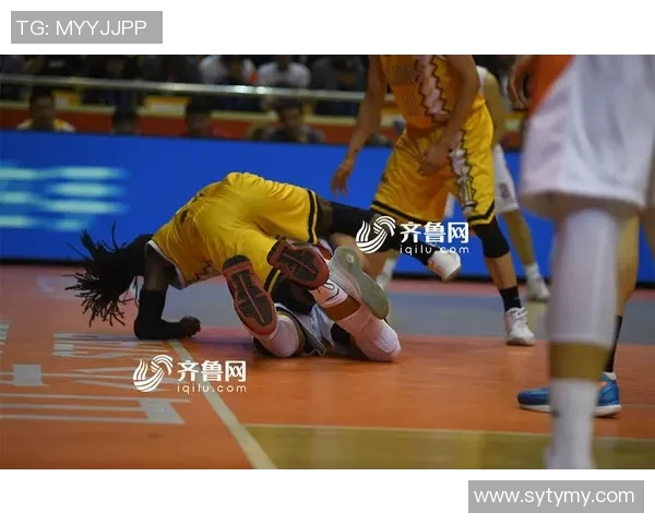 山东高速与浙江广厦激战正酣谁能在这场对决中笑到最后