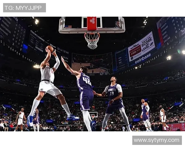 布鲁克洛佩斯：从NBA巨星到篮球战术的革新者之路