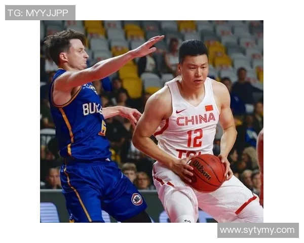 李根：从篮球场上的拼搏者到生活中的坚韧者的成长之路