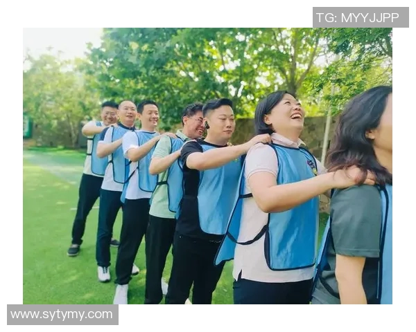 林茨蓝白队迎战强敌全力争胜展现团队精神与竞技风采